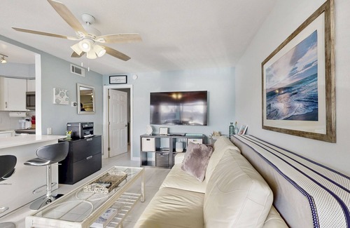 Pompano Beach Condo | Waterfront condo near beach w/Intracoastal Waterway view, shared pool