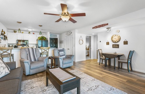 Lake of the Ozarks Condo | Waterfront Condo with Amazing Amenities