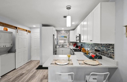 Caloosahatchee Condo | Waterfront Condo with Pool & Boat Slip