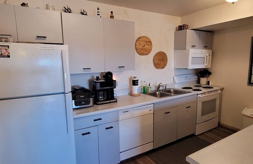 Avon Condo | Waterfront Condo with Outdoor Pool, Year-Round Tennis Courts, & Amazing Sunsets