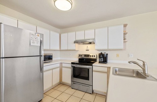 Cedar Key Condo | Waterfront condo with king bed and large sunrise deck