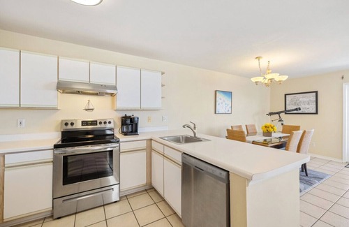 Cedar Key Condo | Waterfront condo with king bed and large sunrise deck