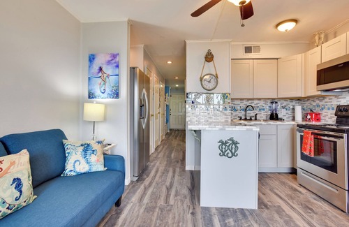 North Beach Condo | Waterfront Corpus Christi Escape w/Pool Access!