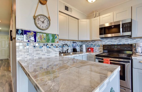 North Beach Condo | Waterfront Corpus Christi Escape w/Pool Access!