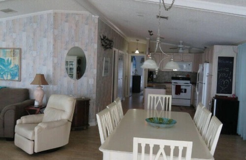 Pembroke Park House | Waterfront cottage with 3 bedrooms & 3 beds