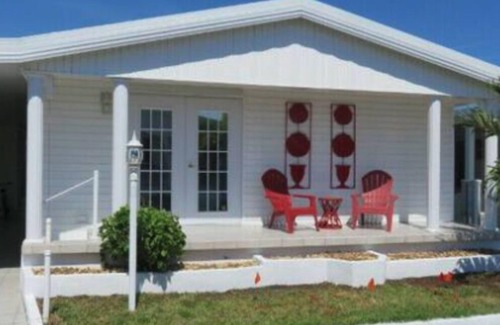 Pembroke Park House | Waterfront cottage with 3 bedrooms & 3 beds
