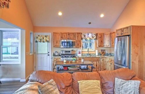 Great Barrington Cottage | Waterfront Cottage 10 Min From Great Barrington