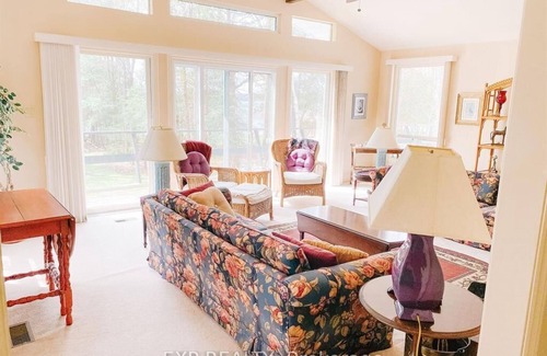 Kawartha Lakes Cottage | Waterfront Cottage on Balsam Lake