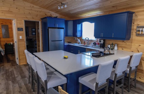 Lakeside Cottage | Waterfront cottage with private dock and Kayaks. 5 minutes to Lakeside Beach.