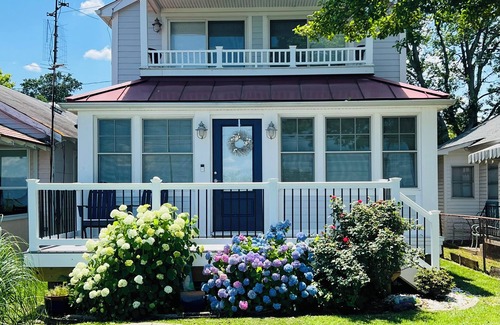 Issue Cottage | Waterfront Cottage w/Private Pier & Beach ~ Lil' Paradise On The Potomac
