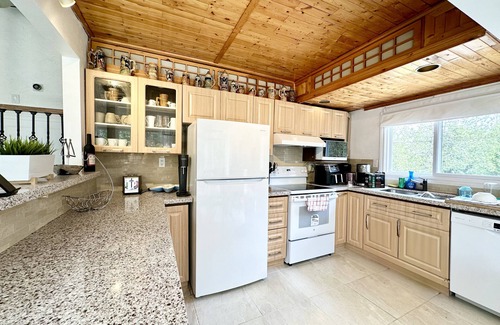Baddow Cottage | Waterfront Cottage with a Touch of Luxury in Historic Fenelon Falls