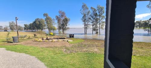 Metsimaholo Apartment | Waterfront Cottage 121