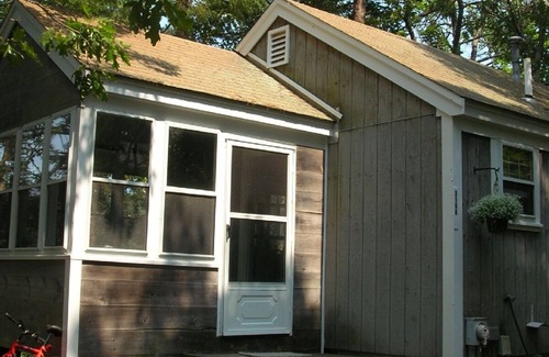 Eastham Cottage | Waterfront Cottage - Adorable & Private