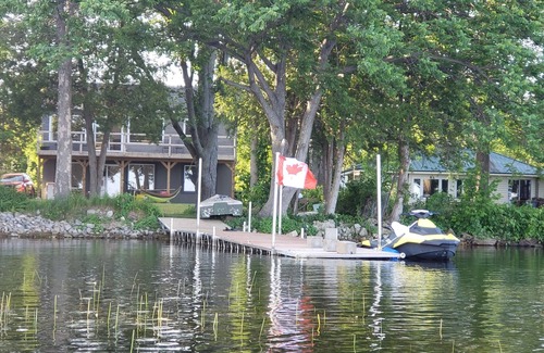 Drummond-North Elmsley Cottage | Waterfront Cottage, Adults' Retreat, Private. To Do: Fish Hike Kayak Canoe WiFi