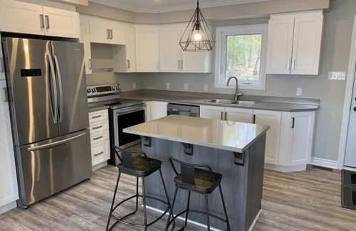 Greater Madawaska Cottage | Waterfront Cottage and Sauna on Beautiful Black Donald Lake