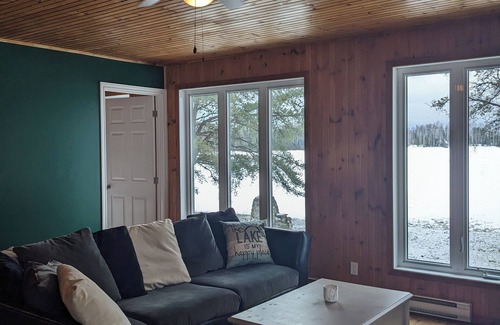 Abitibi-Temiscamingue Cottage | Waterfront cottage perfect for kids in charming Fugereville