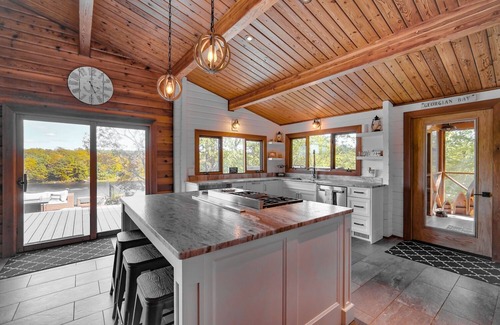 Georgian Bay Cottage | Waterfront Cottage on Georgian Bay near Honey Harbour