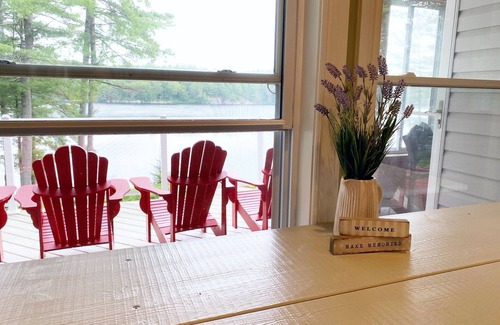 Bracebridge House | WATERFRONT COTTAGE in Muskoka