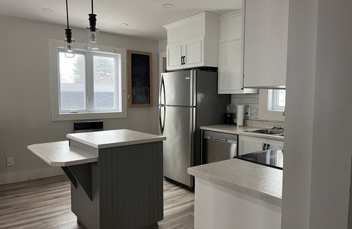 Petit-Rocher Ski Chalet | Waterfront Cottage
