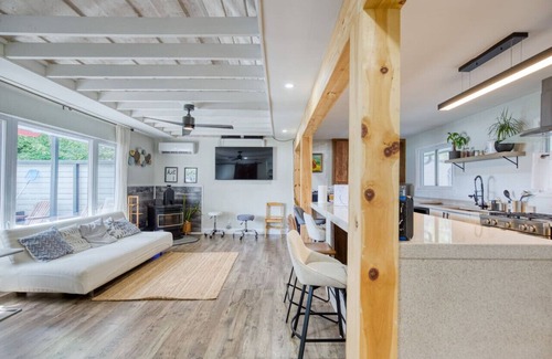 Quinte West Cottage | Waterfront Cottage w/Swim Spa, BBQ, & Boat Dock