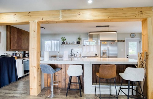 Quinte West Cottage | Waterfront Cottage w/Swim Spa, BBQ, & Boat Dock