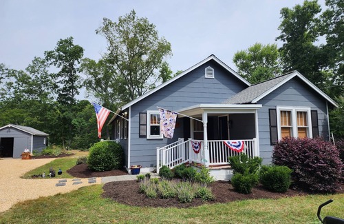 Urbanna Cottage | Waterfront cottage in Historic Urbanna, VA