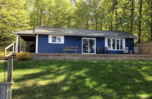 Wellington Cottage | Waterfront Cottage in Prince Edward County - Close to Wellington and Wineries