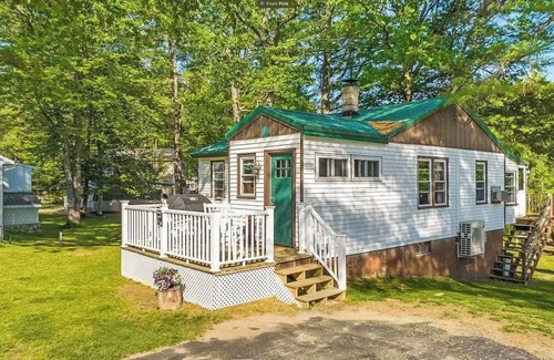 South Casco House | Waterfront cottage in protected cove. Private dock. Close to sand bar!