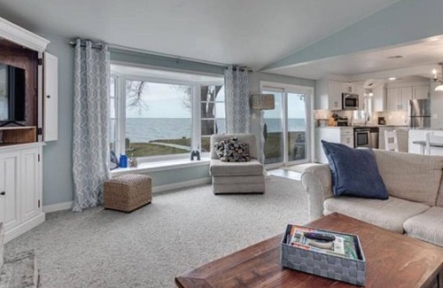 Luxemburg Cottage | WATERFRONT Cottage in Door County, SLEEPS 7