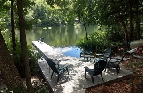 Newbury House | Waterfront Cottage, Modern Comfort