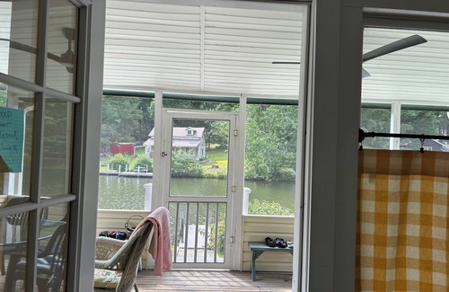 Niverville House | Waterfront cottage on quiet lake with private beach