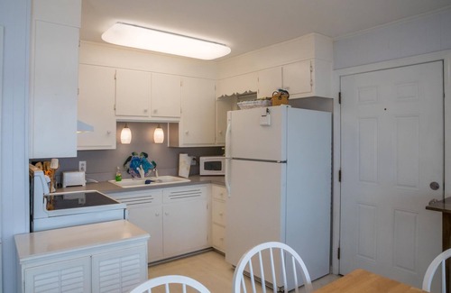 Nebo House | Waterfront Cottage on Beautiful, Crystal Clear Lake James