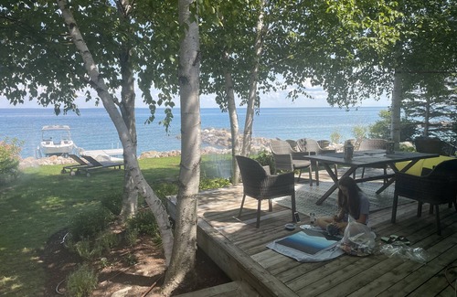 The Blue Mountains Cottage | Waterfront cottage on Georgian Bay in the Blue Mountains on Lora Bay Golf Course