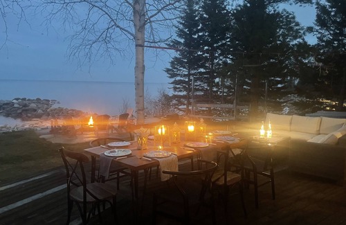 The Blue Mountains Cottage | Waterfront cottage on Georgian Bay in the Blue Mountains on Lora Bay Golf Course
