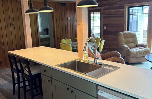 Ranier Cottage | Waterfront Cottage on Magnificent Rainy Lake: Completely Renovated in 2024-25!