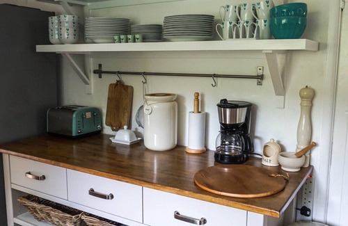 Corfe House | Waterfront Cottage on the Beach In Beautiful Dorset Countryside Sleeps 12
