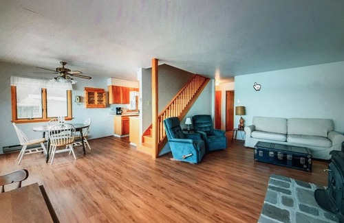 Henderson Cottage | Waterfront Cottage On Beautiful Whites Bay