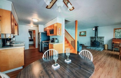 Henderson Cottage | Waterfront Cottage On Beautiful Whites Bay