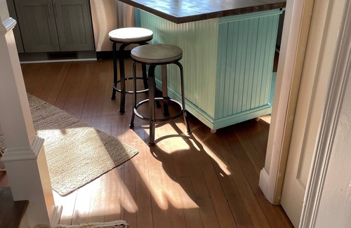 Waterford Cottage | Waterfront cottage on beautiful Keeny Cove, CT. IG: the keeny cove cottage