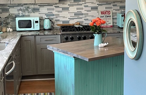 Waterford Cottage | Waterfront cottage on beautiful Keeny Cove, CT. IG: the keeny cove cottage