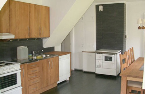 Skillingaryd Ski Chalet | Waterfront cottage with fishing opportunities