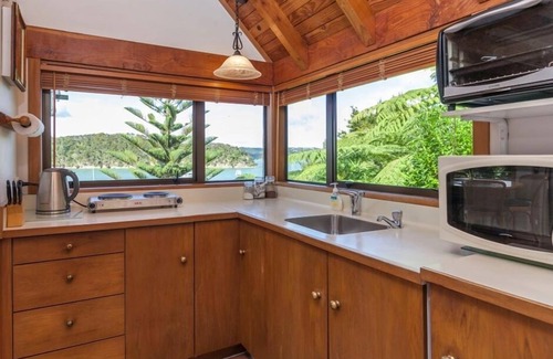 Russell House | Waterfront cottage, Te Wahapu Bay, Russell.