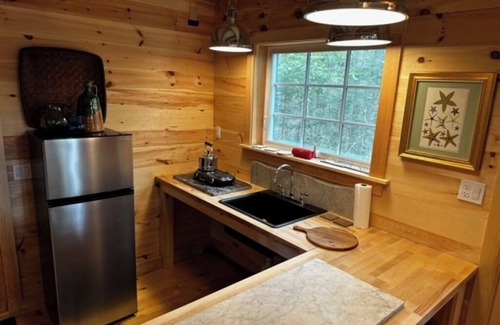 Brooksville Cottage | Waterfront Cottage on Beautiful Horseshoe Cove, Cape Rosier, Brooksville