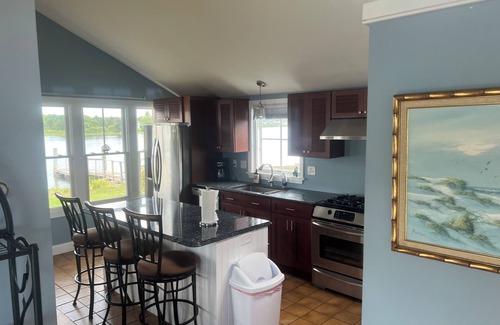 Narragansett Cottage | Waterfront Cottage on Salt Pond in the Heart of Narragansett