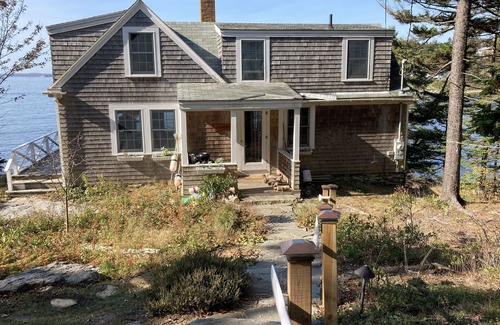 Southport House | Waterfront cottage