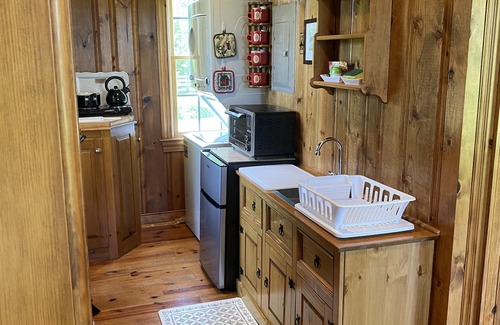 Ware Cottage | Waterfront Cottage with pool
