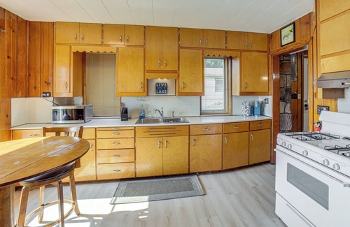 Six Lakes Cottage | Waterfront Cottage w/Dock & Views in Six Lakes!