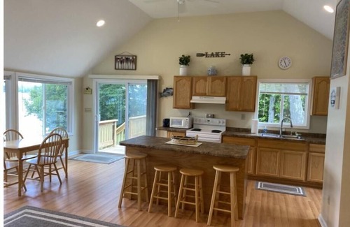 Antrim Cottage | Waterfront Cottage Weekly Rental