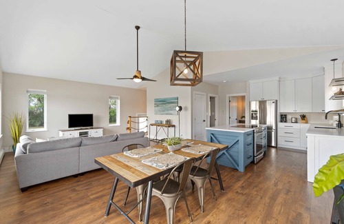 Edwardsburgh/Cardinal House | Waterfront Cottage with Private Dock | Tuttle Point House on St. Lawrence River