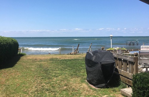 Caseville Cottage | Waterfront cottage with amazing sunsets